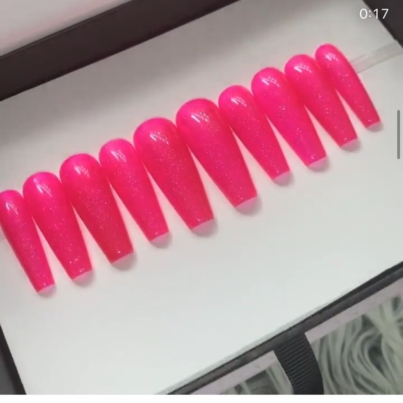 Press On Nails - Picture 1 of 1